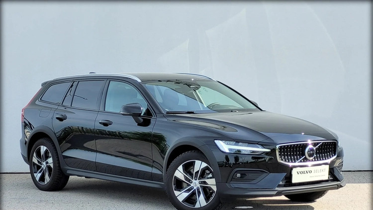 Volvo V60 Cross Country cena 239555 przebieg: 12130, rok produkcji 2023 z Szczucin małe 466